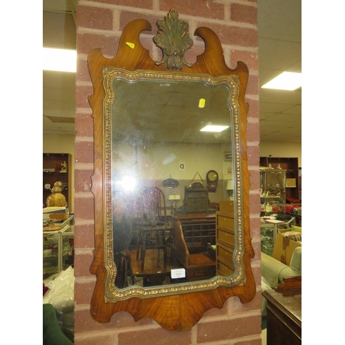 753 - A GEORGIAN STYLE WALL MIRROR