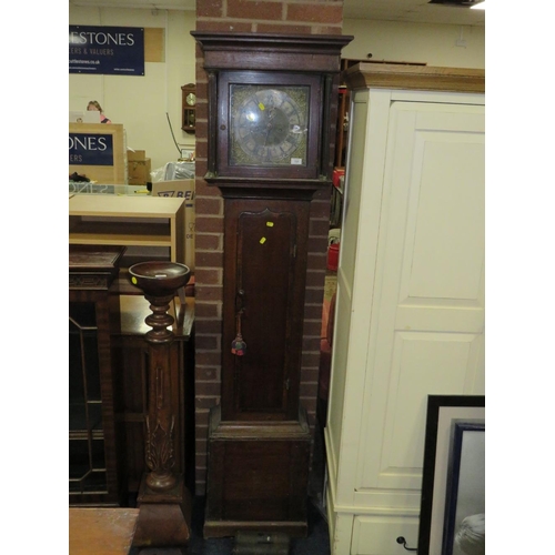 760 - AN ANTIQUE OAK BRASS FACED LONGCASE CLOCK BY THOMAS VERNON OF LUDLOW - WITH EIGHT DAY MOVEMENT - WEI... 