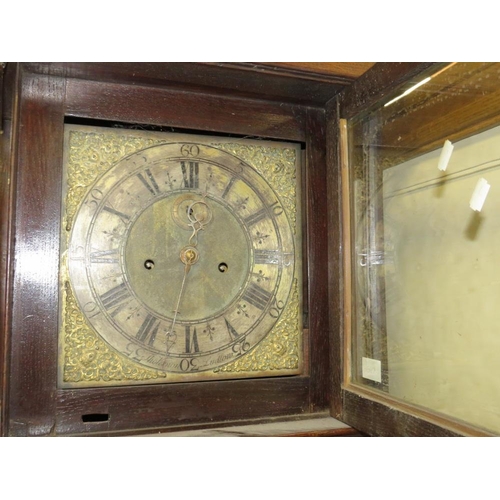 760 - AN ANTIQUE OAK BRASS FACED LONGCASE CLOCK BY THOMAS VERNON OF LUDLOW - WITH EIGHT DAY MOVEMENT - WEI... 