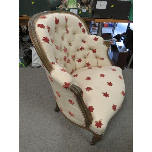 771 - A FRENCH STYLE UPHOLSTERED ARMCHAIR