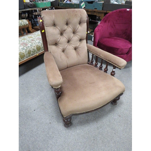 773 - A VICTORIAN MAHOGANY FRAMED GENTLEMAN'S ARMCHAIR