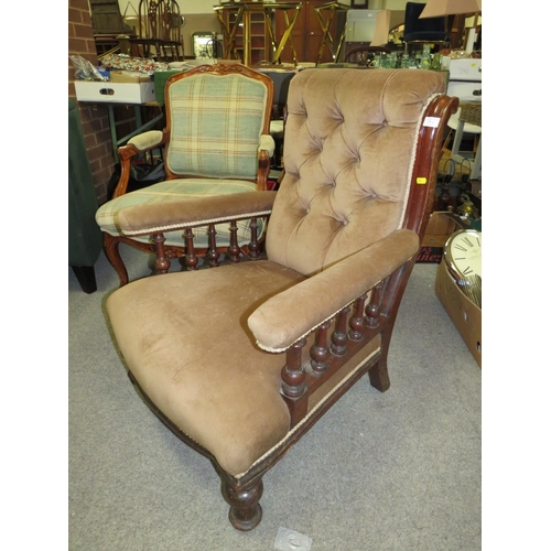 773 - A VICTORIAN MAHOGANY FRAMED GENTLEMAN'S ARMCHAIR