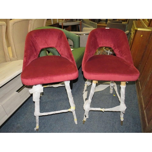 789 - A PAIR OF MODERN RED BAR STOOLS