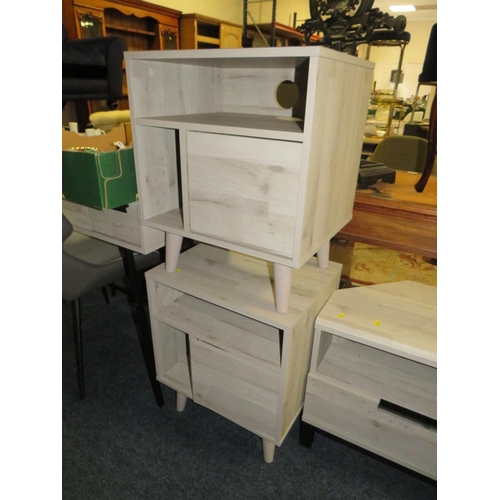 790 - A PAIR OF MODERN BEDSIDE CABINETS AND MEDIA CABINET 93)