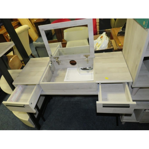 791 - A MODERN DESK WITH CHAIR