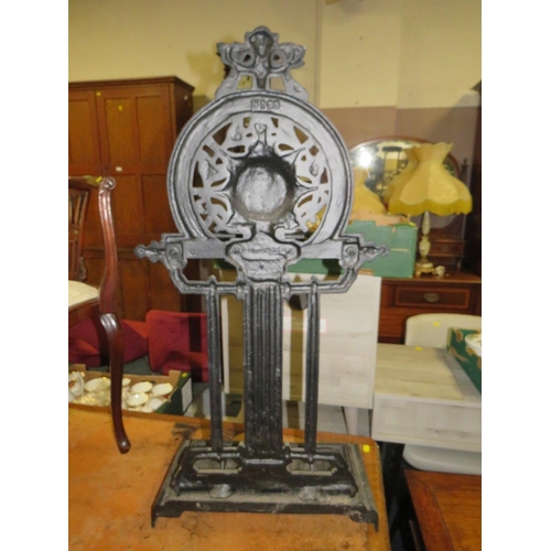 796 - A HEAVY CAST REPRODUCTION STICK STAND