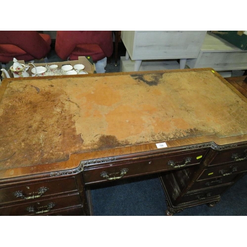 798 - A MAHOGANY TWIN PEDESTAL DESK WITH INSET LEATHER TOP - W 121 CM A/F