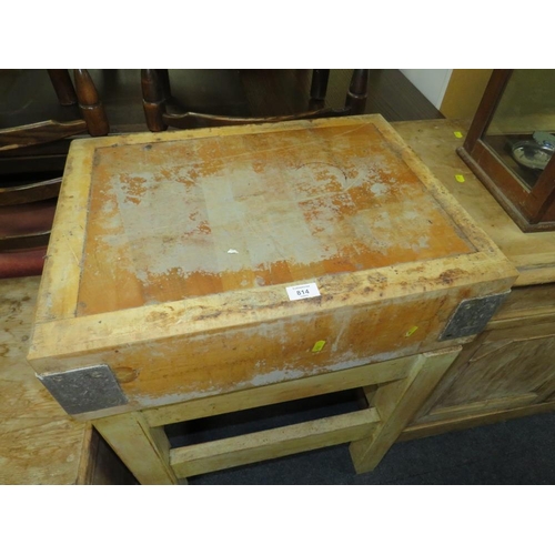 814 - A VINTAGE SMALL BUTCHERS BLOCK ON STAND H-84 W-61 D-47 CM