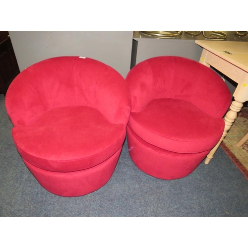 822 - A PAIR OF MODERN RED DECO STYLE UPHOLSTERED BEDROOM CHAIRS