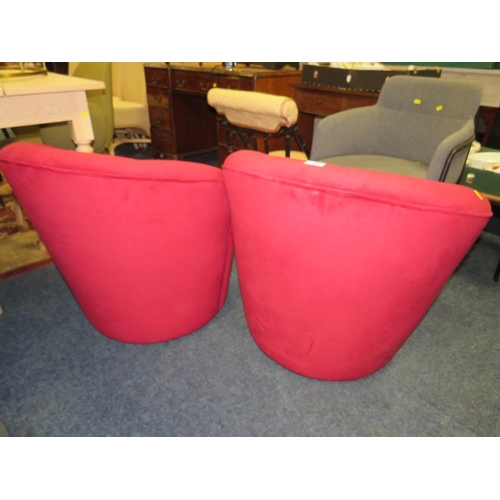 822 - A PAIR OF MODERN RED DECO STYLE UPHOLSTERED BEDROOM CHAIRS