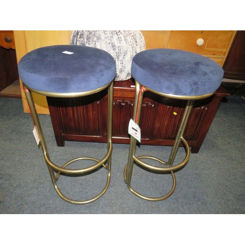 825 - A PAIR OF MODERN WEST ELM BAR STOOLS