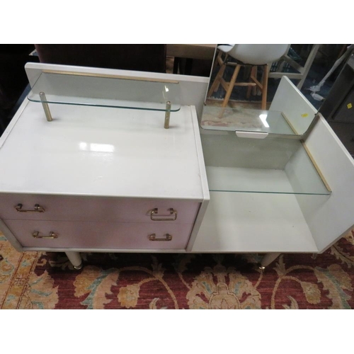 827 - A MID CENTURY G PLAN 'E GOMME' DRESSING TABLE