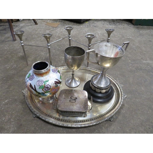 96 - A QUANTITY OF ASSORTED SILVER PLATE AND METALWARE TO INCLUDE TWO TROPHIES, A SARDINE DISH, A LARGE S... 