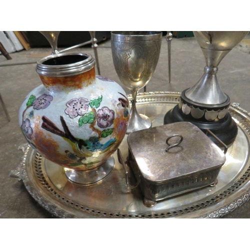 96 - A QUANTITY OF ASSORTED SILVER PLATE AND METALWARE TO INCLUDE TWO TROPHIES, A SARDINE DISH, A LARGE S... 