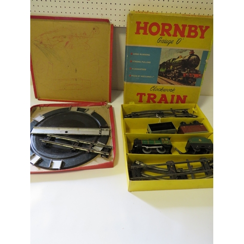 275 - A HORNBY BOXED TRAIN SET TOGETHER WITH A BOXED HORNBY TURNTABLE