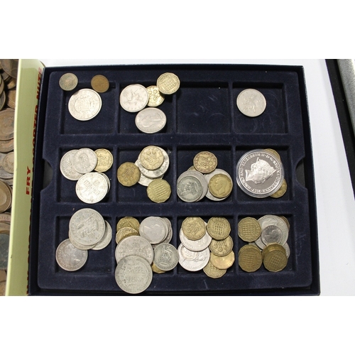 456 - A COLLECTION OF MAINLY BRITISH COINS, LOOSE AND ALSO IN GIFT PACKS