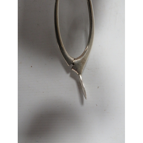 380A - A PAIR OF HALLMARKED SILVER WISHBONE SUGAR TONGS TOGETHER WITH A HALLMARKED SILVER SIFTER SPOON (2)