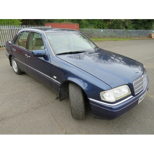 601 - A BLUE 1997 MERCEDES 2.5L TURBO DIESEL 'R498 KPR', MOT EXPIRES 14/10/24- PART SERVICE HISTORY, LOG B... 