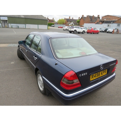 601 - A BLUE 1997 MERCEDES 2.5L TURBO DIESEL 'R498 KPR', MOT EXPIRES 14/10/24- PART SERVICE HISTORY, LOG B... 