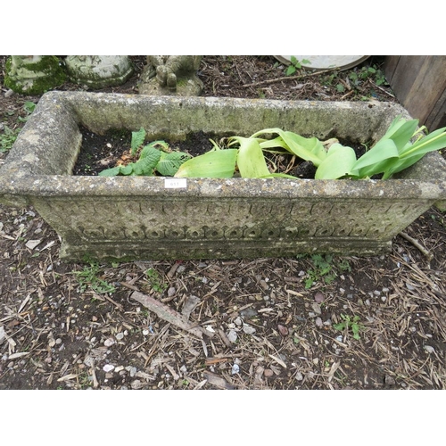 611 - A HEAVY CONCRETE GARDEN PLANTER