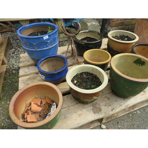 616 - A SELECTION OF NINE CERAMIC LARGE GARDEN PLANTERS ETC