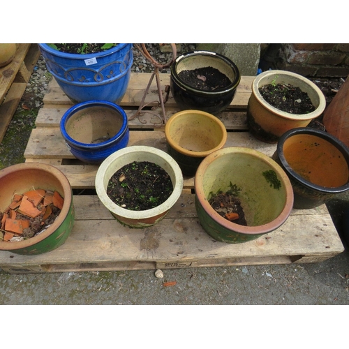 616 - A SELECTION OF NINE CERAMIC LARGE GARDEN PLANTERS ETC