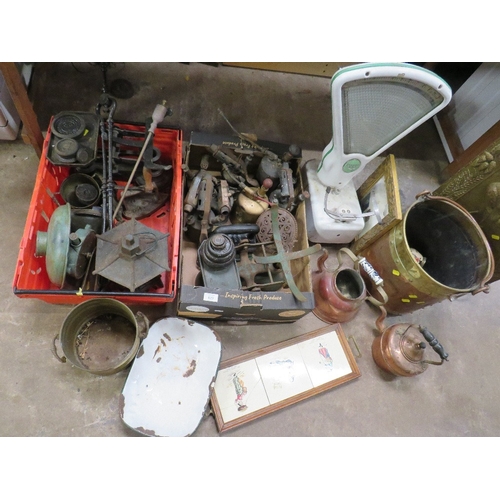 629 - A SELECTION OF WEIGHING SCALES AND COPPER & BRASS ITEMS TO INCLUDE A PARAFFIN BLOW TORCHES ETC