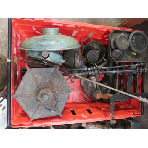 629 - A SELECTION OF WEIGHING SCALES AND COPPER & BRASS ITEMS TO INCLUDE A PARAFFIN BLOW TORCHES ETC