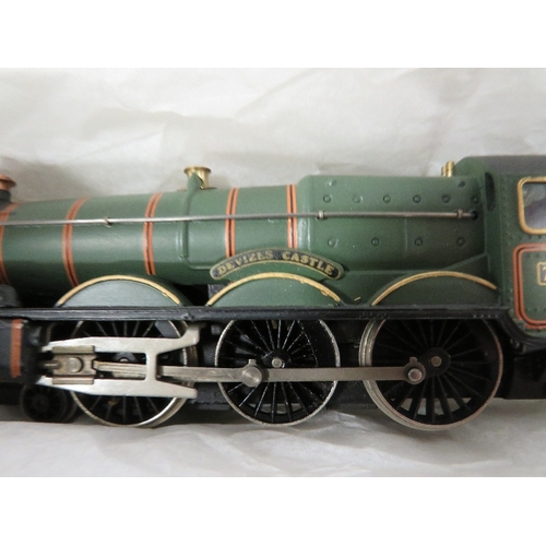 475 - A BOXED WREN LOCOMOTIVE AND TENDER 'DEVIZES CASTLE'