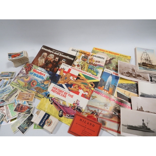 487 - A SMALL COLLECTION OF POSTCARDS, CIGARETTE CARDS ETC