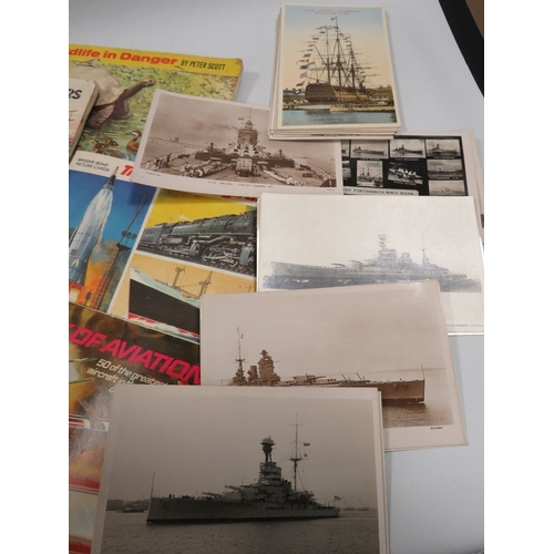 487 - A SMALL COLLECTION OF POSTCARDS, CIGARETTE CARDS ETC