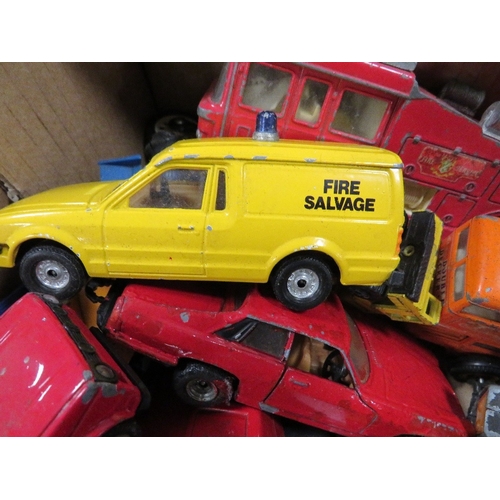 489 - A COLLECTION OF ASSORTED CARS AND DIE CAST VEHICLES AND A BUFFY THE VAMPIRE FIGURINE