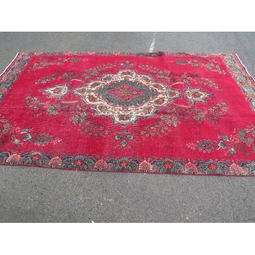 845 - AN ORIENTAL PERSIAN RUG - 315 X 185 CM