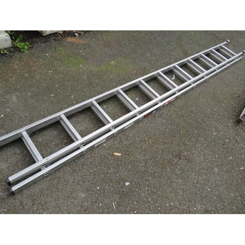 624 - AN ALUMINIUM EXTENDING YOUNGMAN 3.37 M DOUBLE LADDER