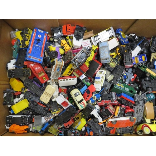 118 - A TRAY OF PLAYWORN DIE CAST VEHICLES TO INCLUDE HOT WHEELS, CORGI, MATCHBOX ETC