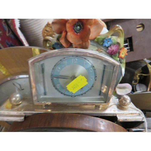 129 - A TRAY OF ASSORTED VINTAGE CLOCKS AND ACCESSORIES