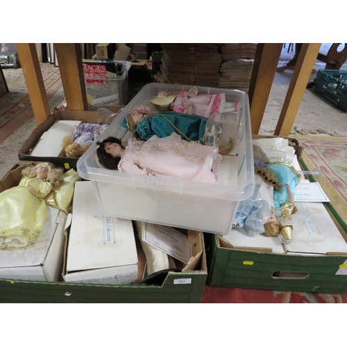 141 - FOUR TRAYS OF DANBURY MINT STORY COLLECTION PORCELAIN DOLLS WITH SOME CERTIFICATES AND BOXES