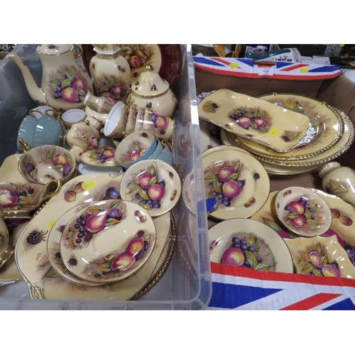 154 - TWO TRAYS OF ASSORTED AYNSLEY 'ORCHARD GOLD' CERAMICS INCLUDING VASES, CUPS, PLATES DISHES ETC - SIG... 