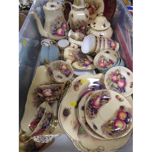 154 - TWO TRAYS OF ASSORTED AYNSLEY 'ORCHARD GOLD' CERAMICS INCLUDING VASES, CUPS, PLATES DISHES ETC - SIG... 