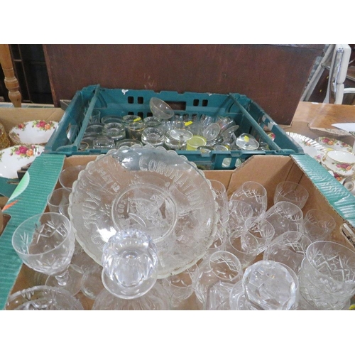 183 - TWO TRAYS OF GLASSWARE TO INCLUDE DECANTERS (TRAY NOT INCLUDED)