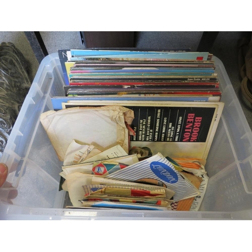 206 - A TRAY OF LP  RECORDS AND 7