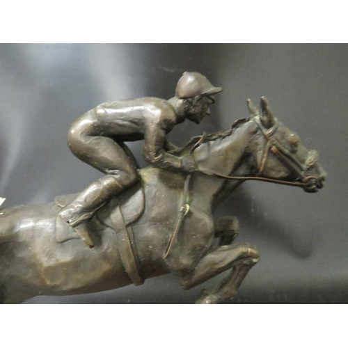 250 - A LIMITED EDITION BRONZE FIGURE OF RED RUM BY DANBURY MINT 