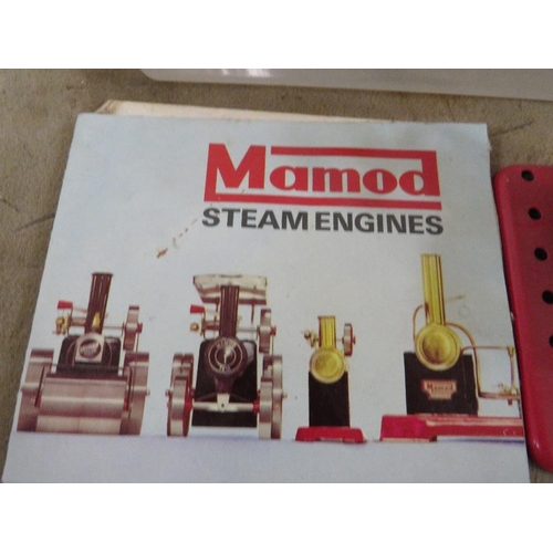 272 - A SMALL SELECTION OF MAMOD STEAM ENGINE PIECES TO INCLUDE BOXED POLISHING MACHINE