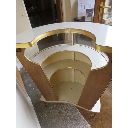 703 - A CURVED RETRO BAR - 100 X 90 CM