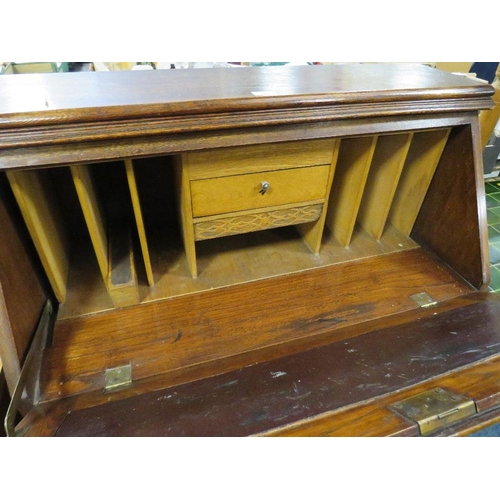 740 - AN OAK VINTAGE BUREAU