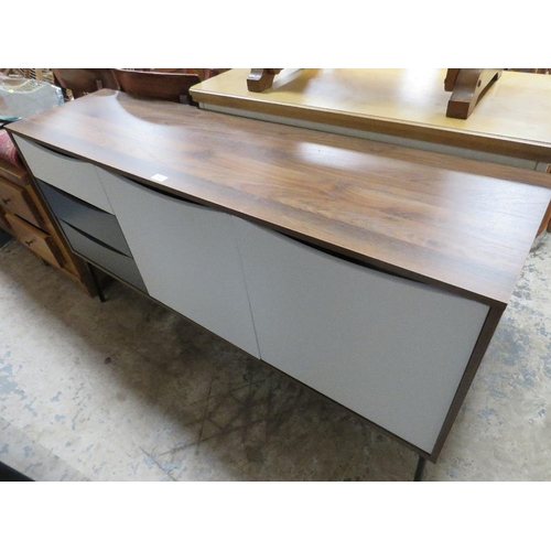 763 - A MODERN COMBINATIONS SIDEBOARD - W 148 CM