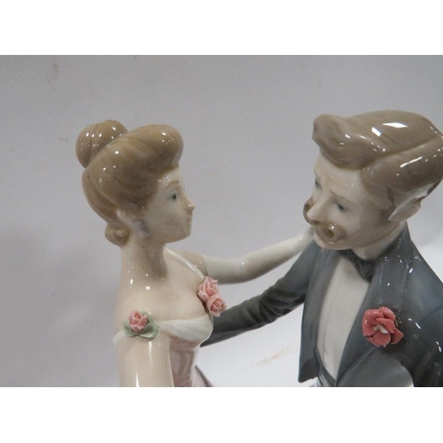 327 - A LLADRO FIGURE OF A COUPLE BALLROOM DANCING IN ORIGINAL BOX