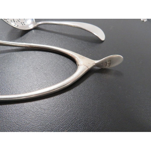 349 - A PAIR OF HALLMARKED SILVER WISHBONE SUGAR TONGS TOGETHER WITH A HALLMARKED SILVER SIFTER SPOON (2)