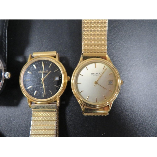 354 - A COLLECTION OF VINTAGE WATCHES TOGETHER WITH A CIGARETTE LIGHTER