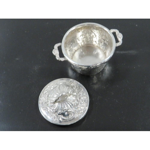 396 - A SMALL HALLMARKED SILVER DECORATIVE LIDDED POT WITH HANAU SILVER HALLMARKS TO BASE